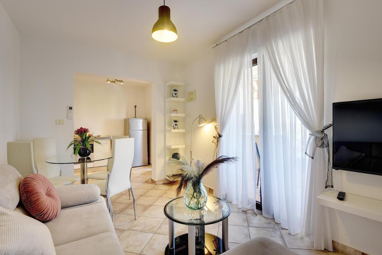 Apartments Vita Vinkuran Bagian luar foto