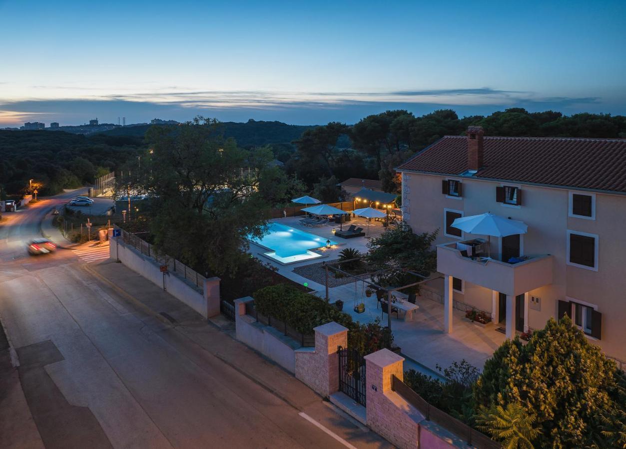 Apartments Vita Vinkuran Bagian luar foto